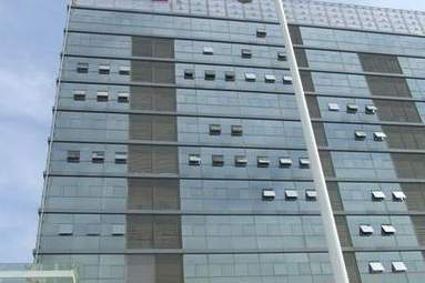 寫字樓裝修裝飾  玻璃幕墻.jpg